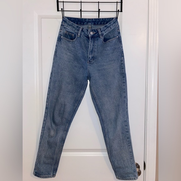 2 Pair High Wasted Jeans - Picture 2 of 10
